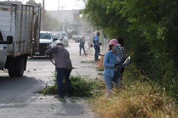 Realizan trabajos de bacheo y limpieza en García Realizan trabajos de bacheo y limpieza en García