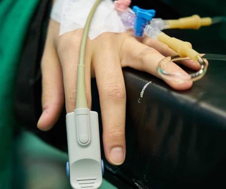 Factores que causan hospitalización en adultos jóvenes
