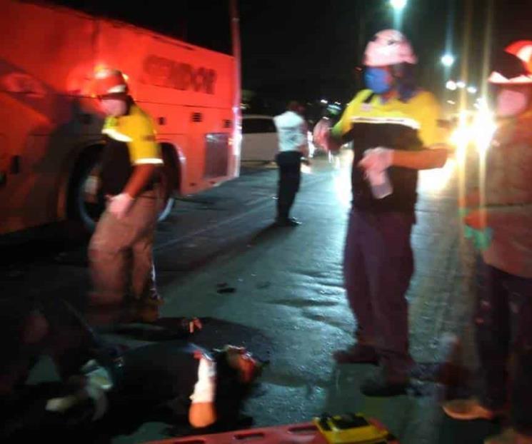 Mueren policía y civil en accidente vial Mueren policía y civil en accidente vial