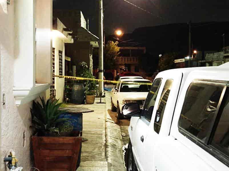 Ejecutan a 2 hombres desde moto Ejecutan a 2 hombres desde moto