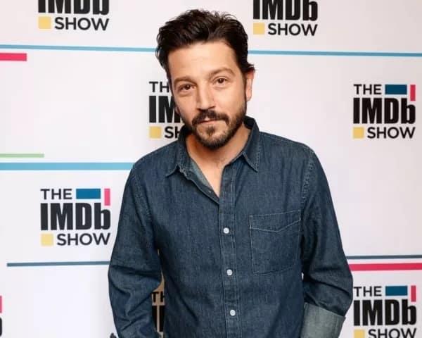 Diego Luna promueve el lenguaje inclusivo