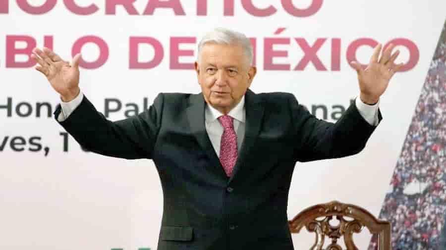 Va AMLO por reforma constitucional eléctrica