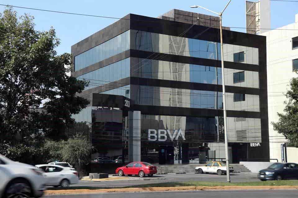 Investiga un robo millonario cometido contra un mensajero dentro de un banco