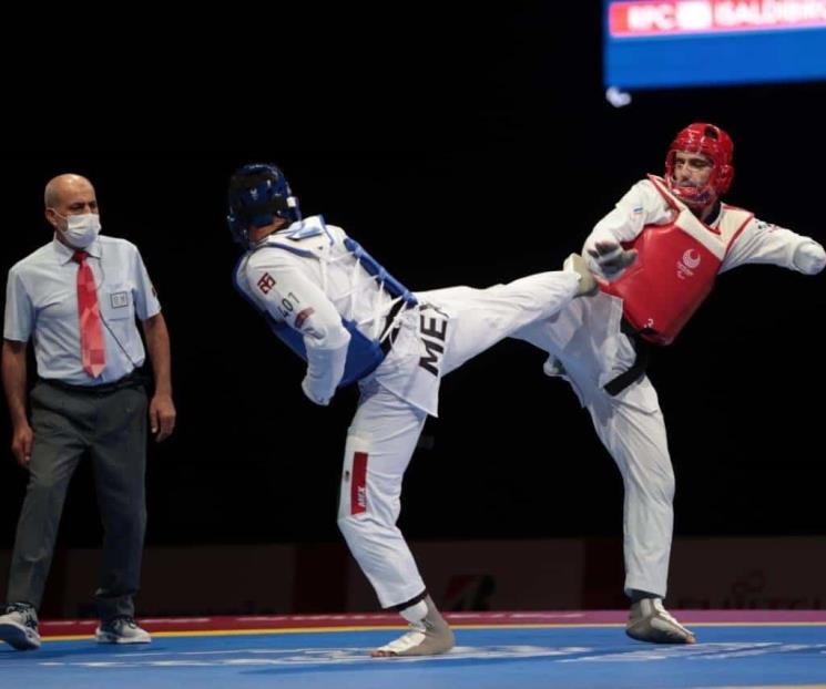 Asegura García plata, va por oro en taekwondo Asegura García plata, va por oro en taekwondo