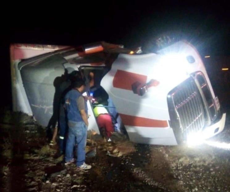Vuelca tráiler en Galeana
