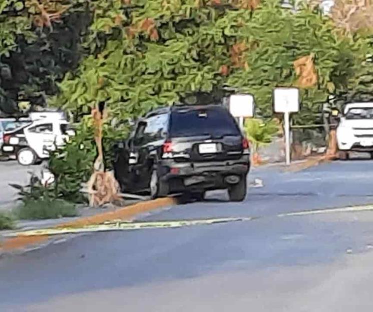 Acribillan a ex convicto en su camioneta
