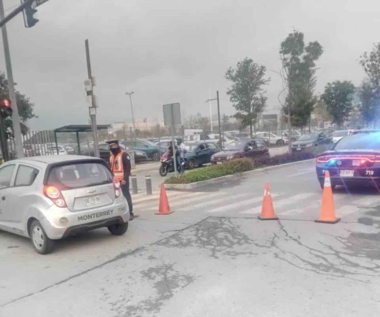 Reforzará Escobedo seguridad en plazas comerciales