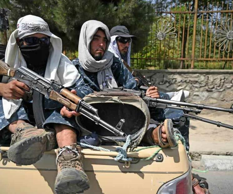Se quedan talibanes con un buen botín de guerra