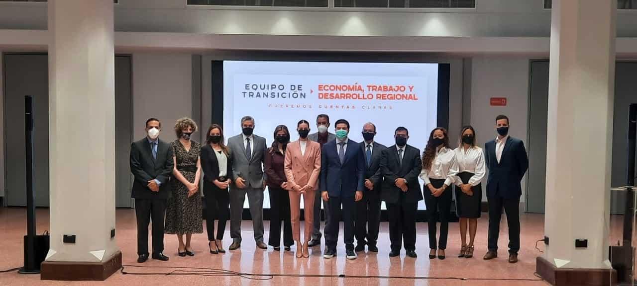Presenta García a su equipo de transición de Economía