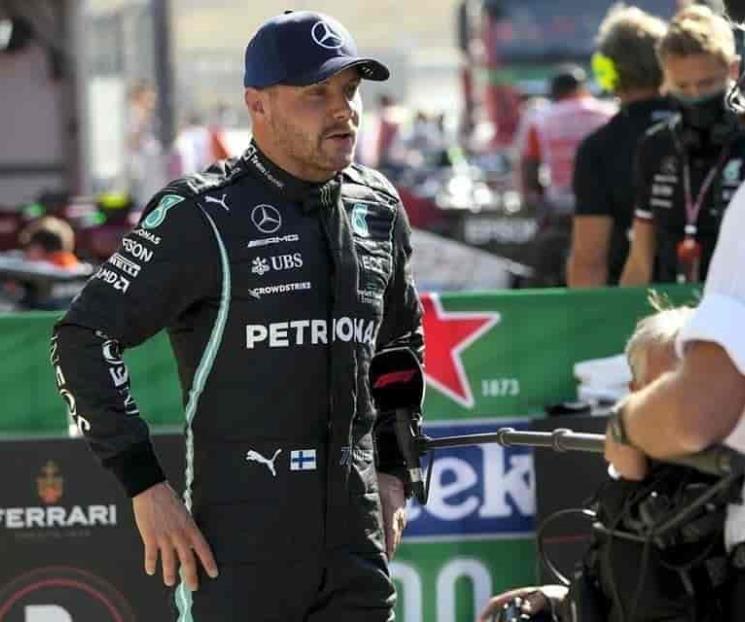 Firma Valtteri Bottas con Alfa Romeo en 2022