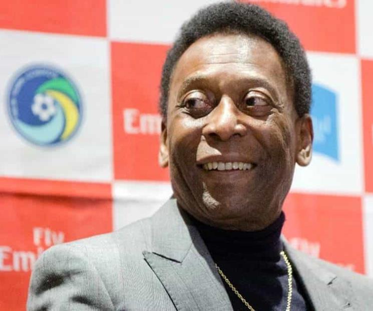 Operan al Rey Pelé