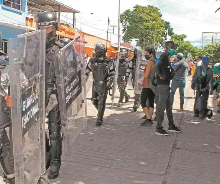 AMLO: sería violar las leyes dar paso libre a migrantes