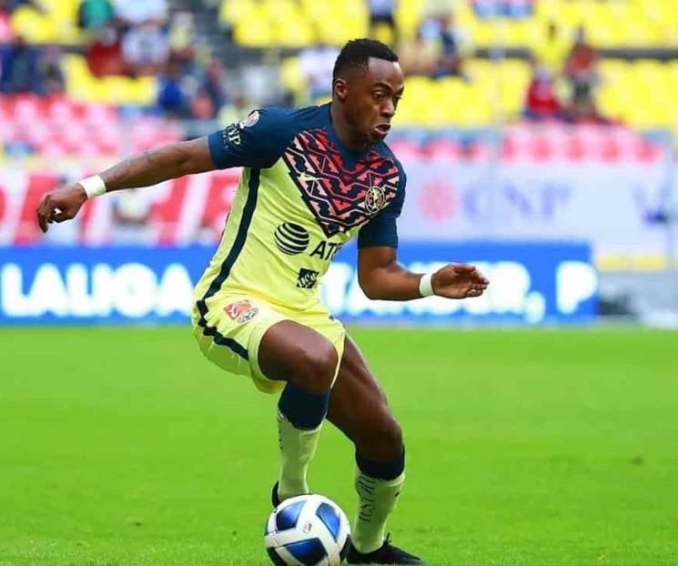 Renato Ibarra fue operado con éxito