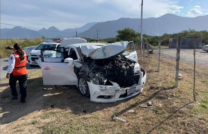 Terminó con lesiones de consideración, después de estrellar su automóvil, por alcance contra una camioneta