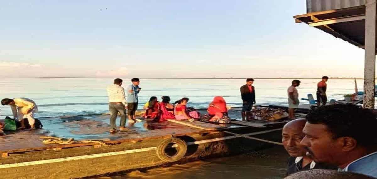 Rescatan a 82 personas tras choque de ferry Rescatan a 82 personas tras choque de ferry