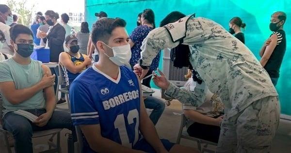 Jóvenes reconocen y agradecen a autoridades de Salud