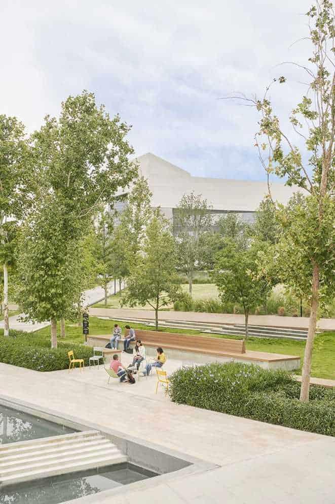 Presenta la UdeM su visión hacia el futuro