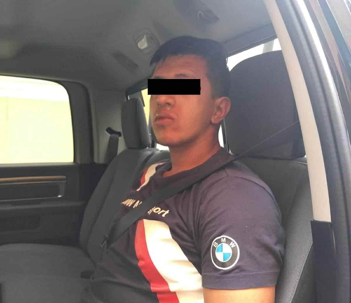 Fue sorprendido realizando actos inmorales a bordo de su vehículo