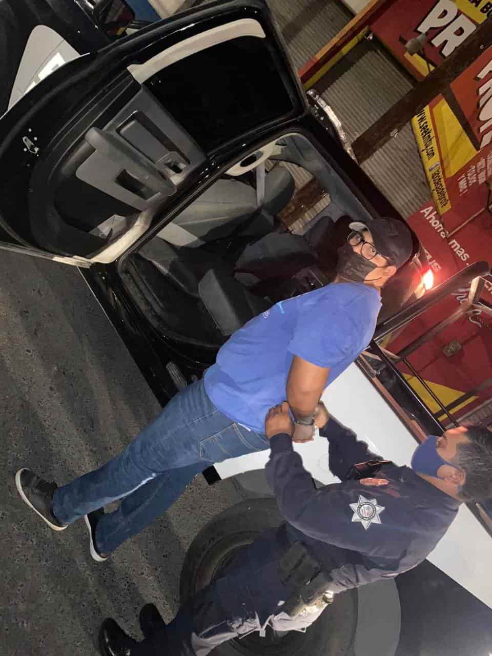 Detienen a joven sospechoso de participar en al menos 12 asaltos con violencia en tiendas de conveniencia