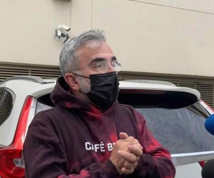 Falso que mi padre haya fallecido: Vicente Fernández Jr.