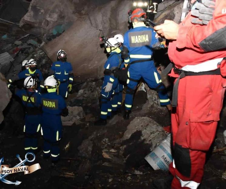Marinos realizan trabajos para dictaminar riesgos en cerro