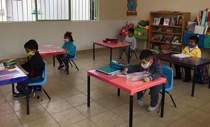 Van 13 contagios en escuelas con clases presenciales