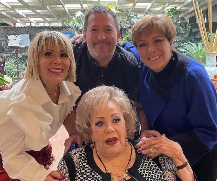 Pinal celebró su cumpleaños 91 junto a misterioso galán