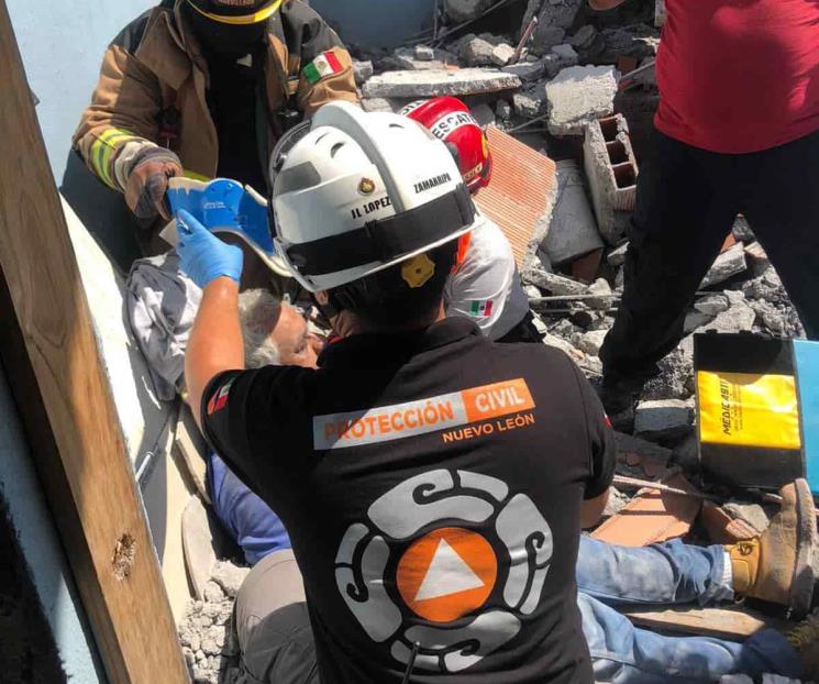 Colapsa placa de concreto; muere albañil