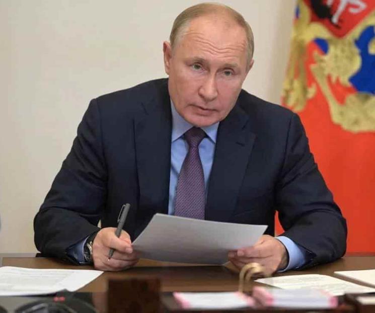 Rusia multa a Facebook y Twitter