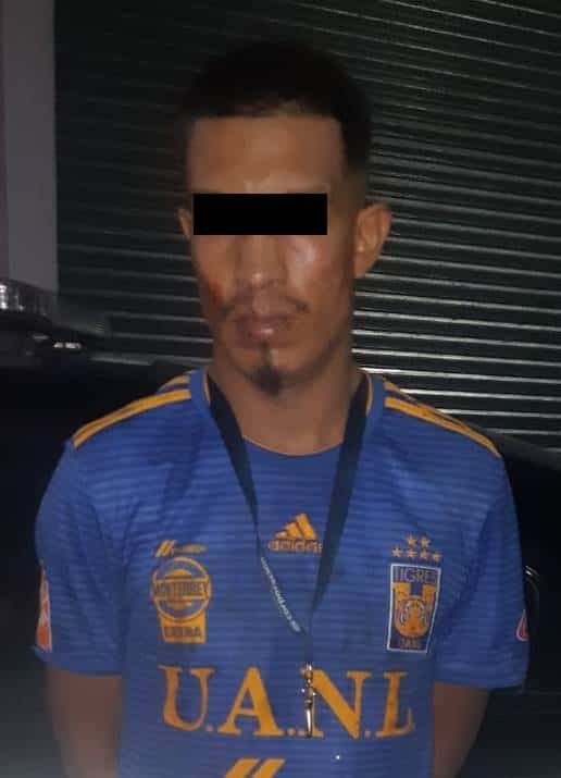 Robó en un negocio de barbería, donde además ocasionó daños y sustrajo dos estéreos