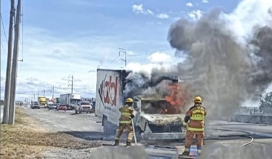 Reportaron el incendio de un camión de transporte foráneo
