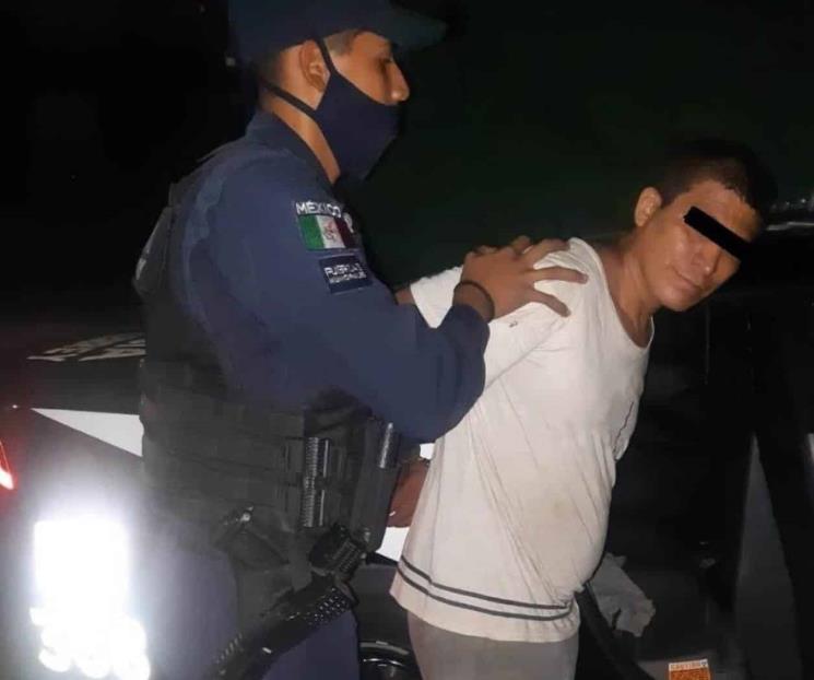 Arrestan a hombre por robo y agresión a policías