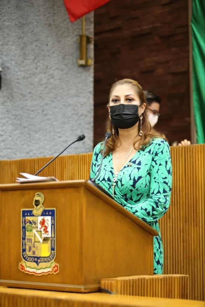 Pide Congreso vacunas para rezagados y menores de edad