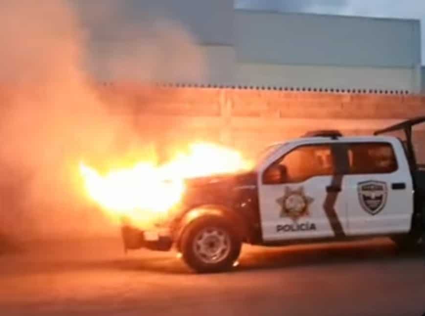 La patrulla terminó totalmente destruida, después de incendiarse