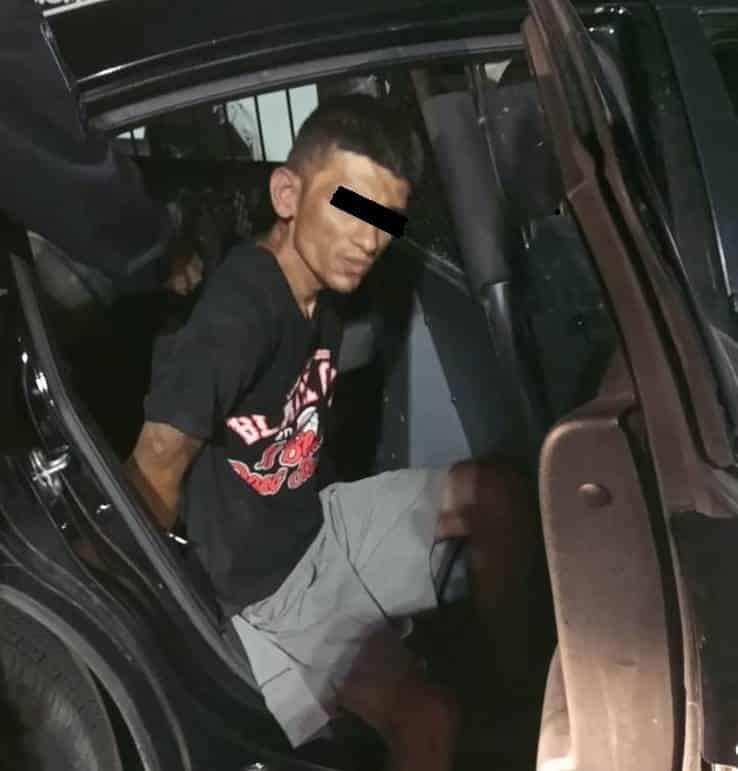 Golpea a vecina y lo detienen