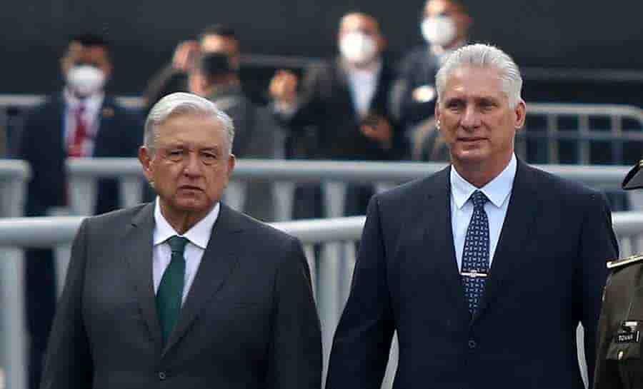 Escritora reta a AMLO a vivir 15 días en Cuba