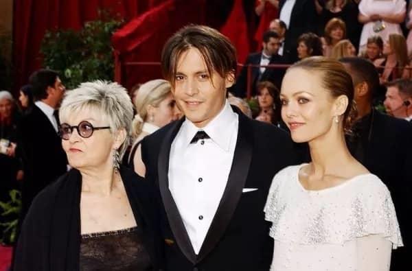 Mamá de Johnny Depp lo abandonó cuando era adolescente