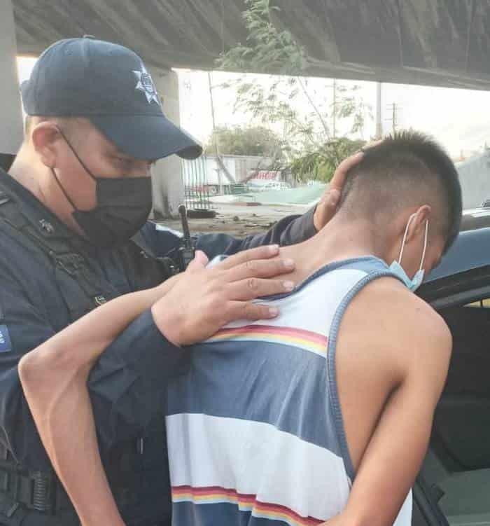 Detienen a menor con droga en la Colonia Bella Vista