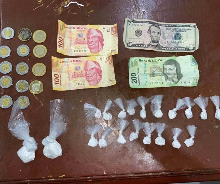 Capturan a 3 con droga y dinero durante cateo