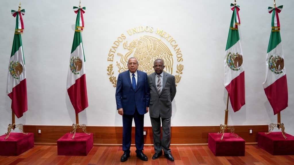 Crean México y Haití mesa de diálogo ante crisis migratoria