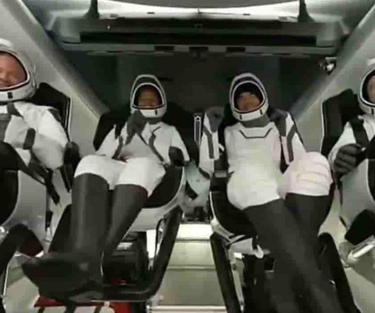 Primera tripulación civil de SpaceX regresa a la Tierra Primera tripulación civil de SpaceX regresa a la Tierra
