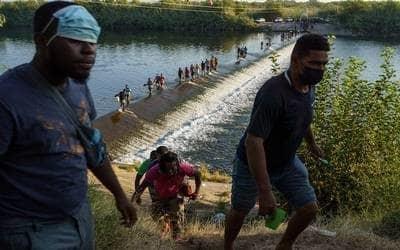 Desde Reynosa viajan sin restricciones y en grupos chicos