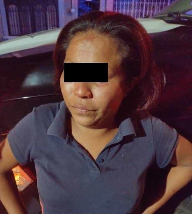 Arrestan a mujer por lesionar a su hijo en riña