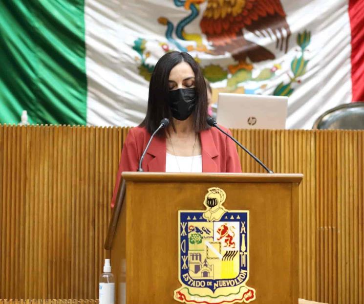 Reta bancada a los 41 diputados a apadrinar una escuela