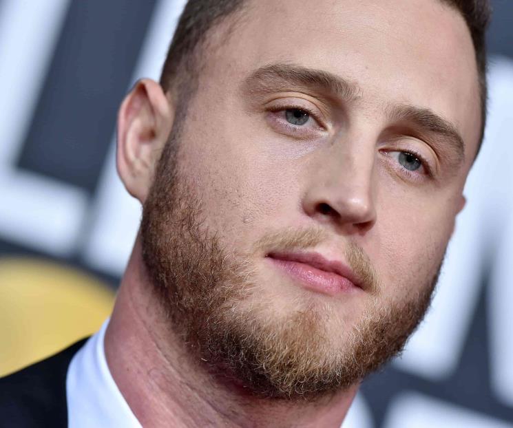 Acusan a Chester Hanks de violencia y drogadicción