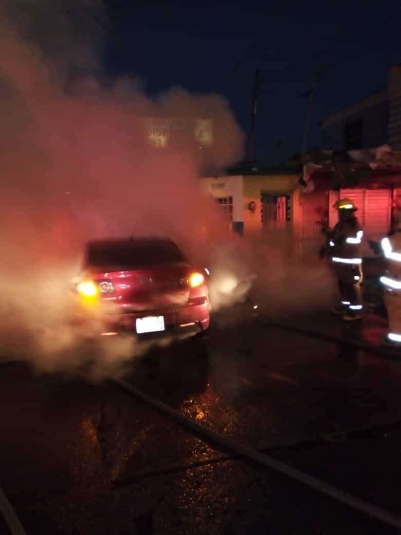 Reportaron el incendio de un automóvil en la Independencia