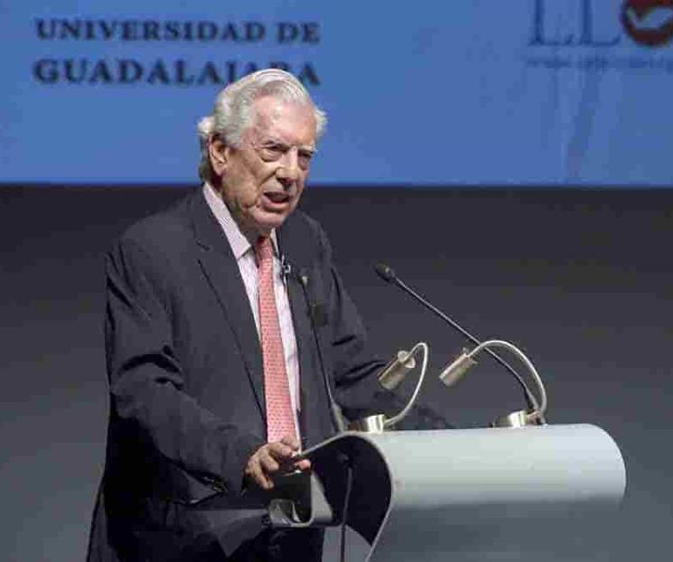 Critica Vargas Llosa ataques a la prensa