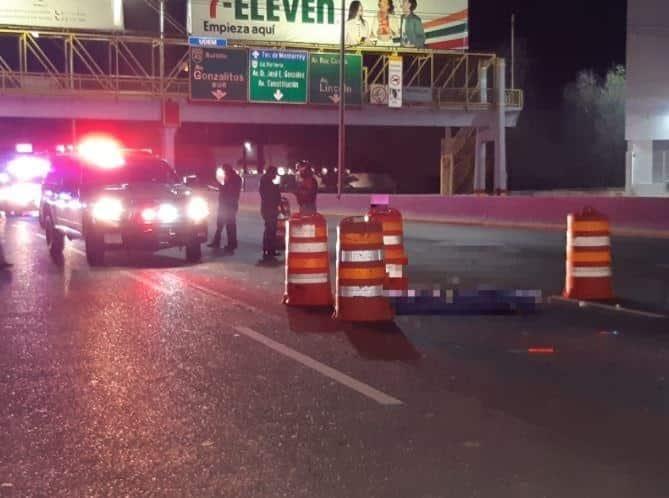 Muere arrollado cerca de puente peatonal