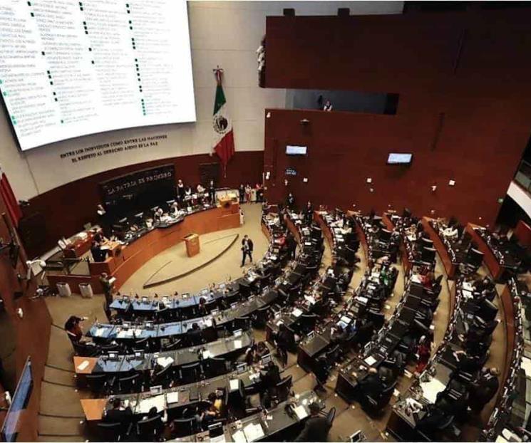 En el Senado retiran acrílicos que costaron 3.7 mdp