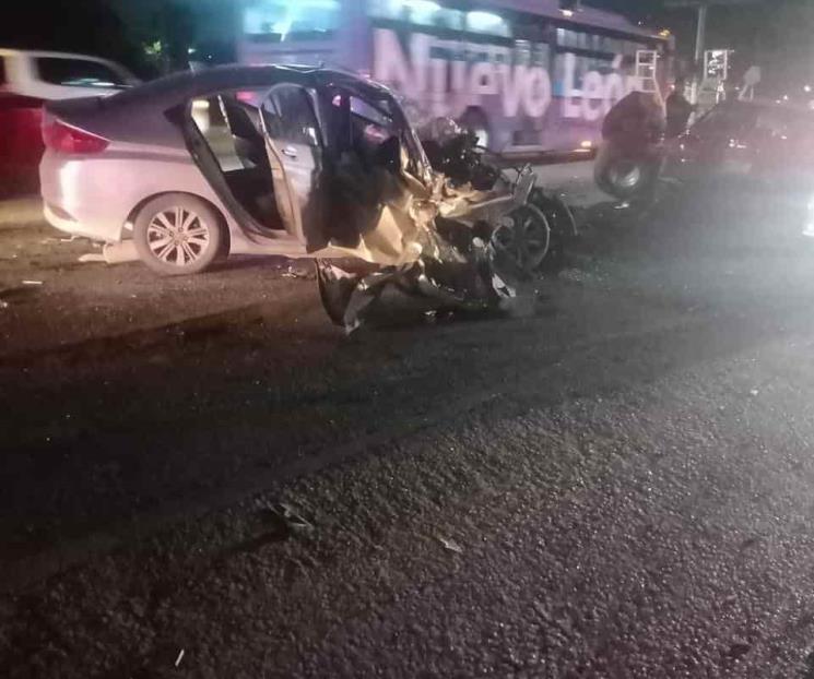 Choque deja 2 heridos graves en Apodaca